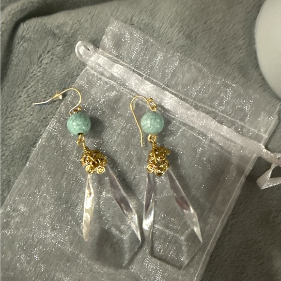 Paparazzi 7 Piece Bundle 2-Rings 2- Earrings and 3-Bracelets - Picture 4 of 12